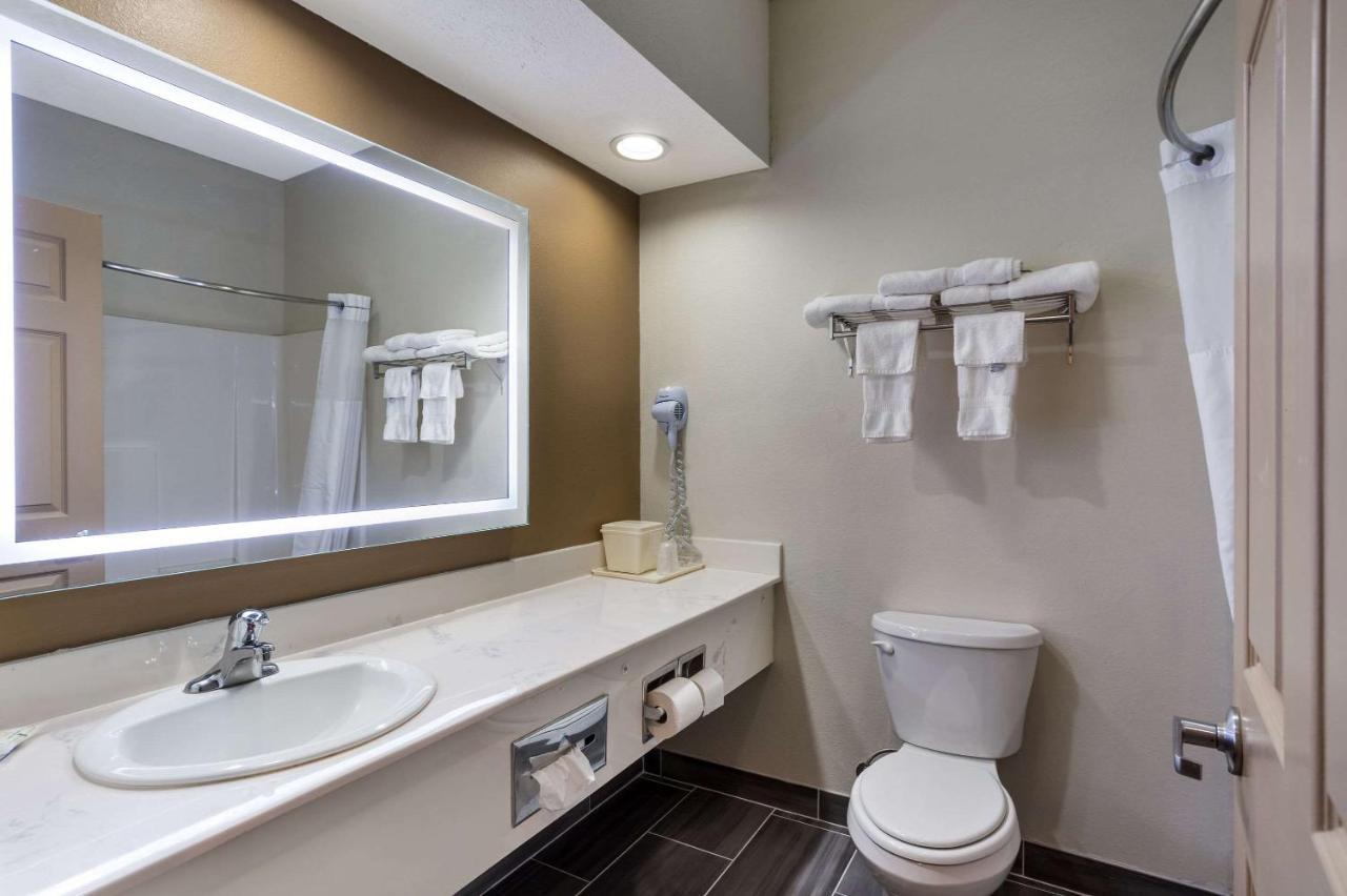 Quality Inn & Suites Pearl-Jackson Εξωτερικό φωτογραφία